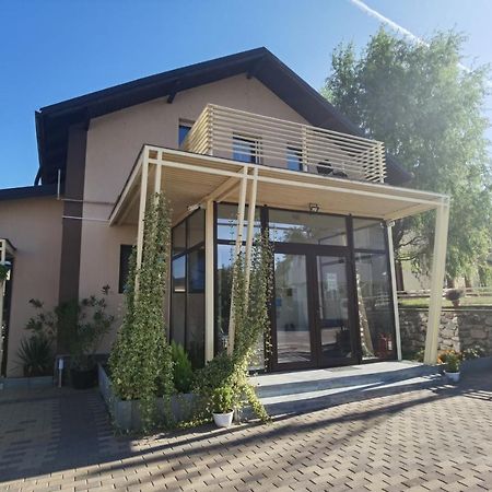 Pensiunea Prestige House 쿠티에데아게스 외부 사진