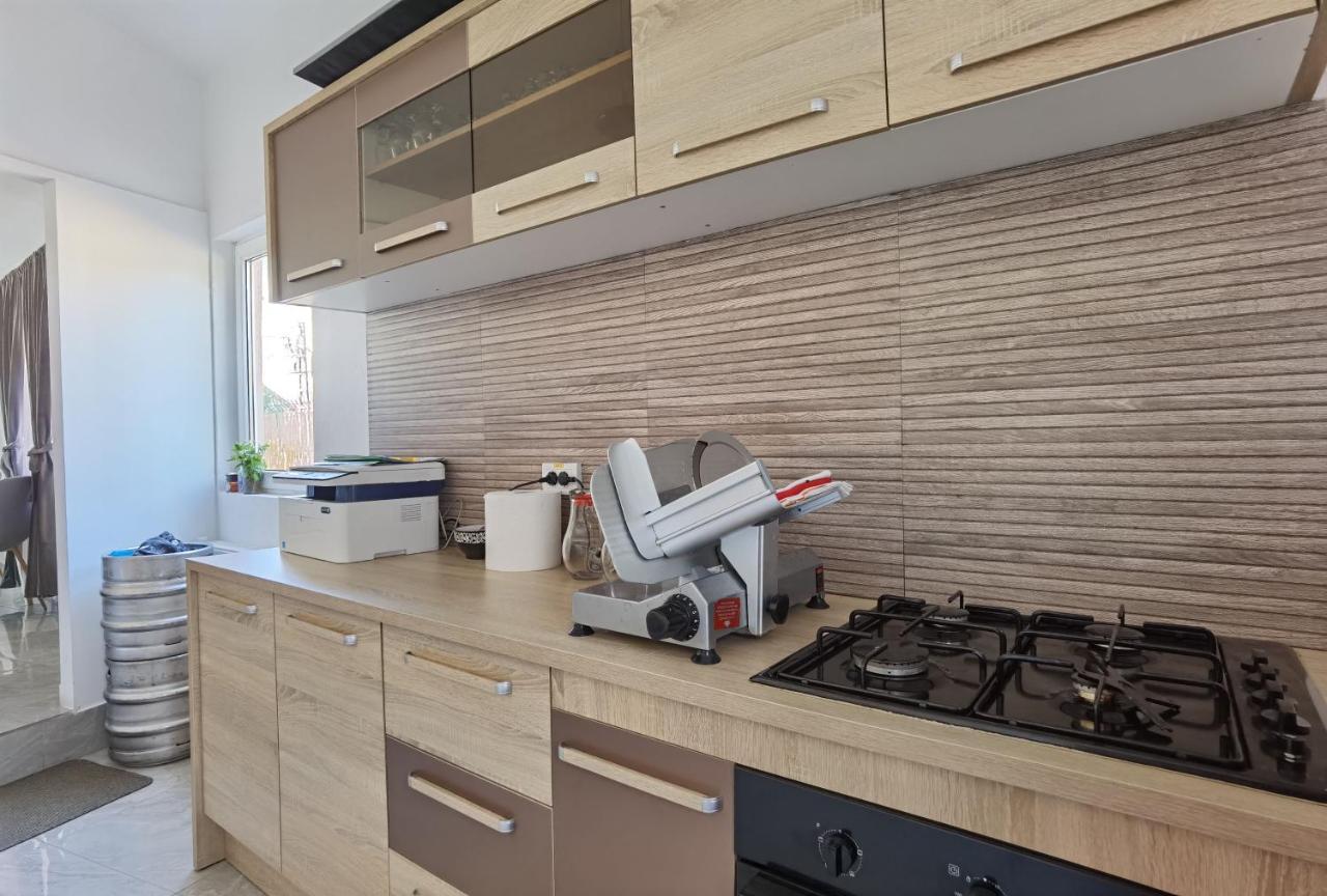 Pensiunea Prestige House 쿠티에데아게스 외부 사진