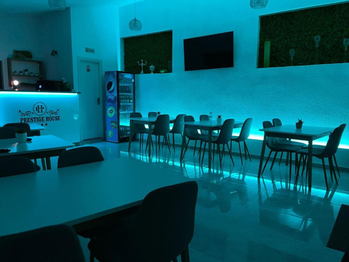 Pensiunea Prestige House 쿠티에데아게스 외부 사진