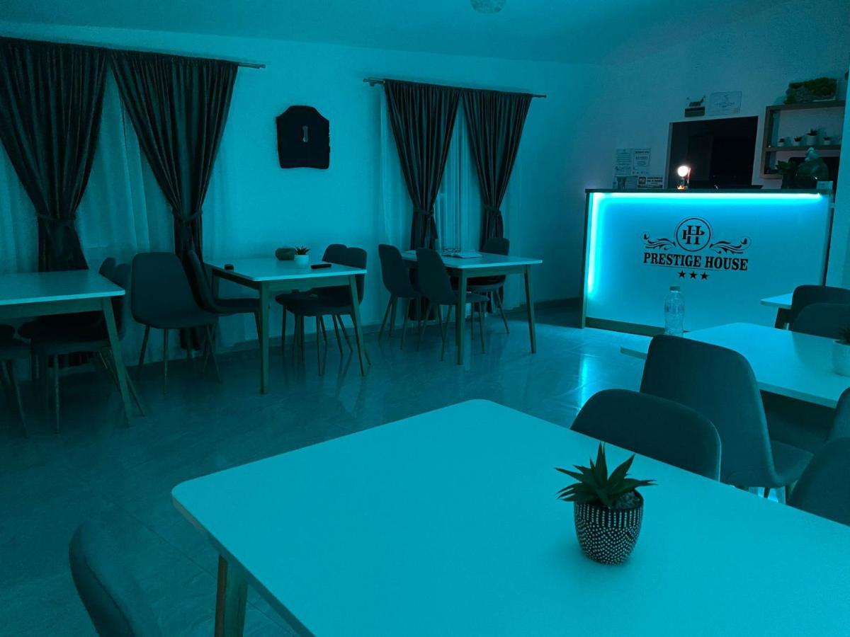 Pensiunea Prestige House 쿠티에데아게스 외부 사진
